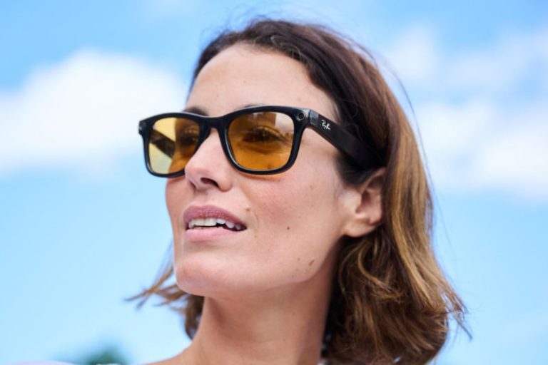 Ray-Ban-Meta-smart-glasses-800x533