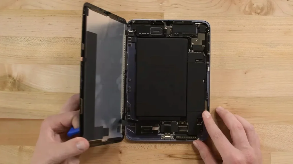 iFixit disassembles iPad mini to reveal internal structure